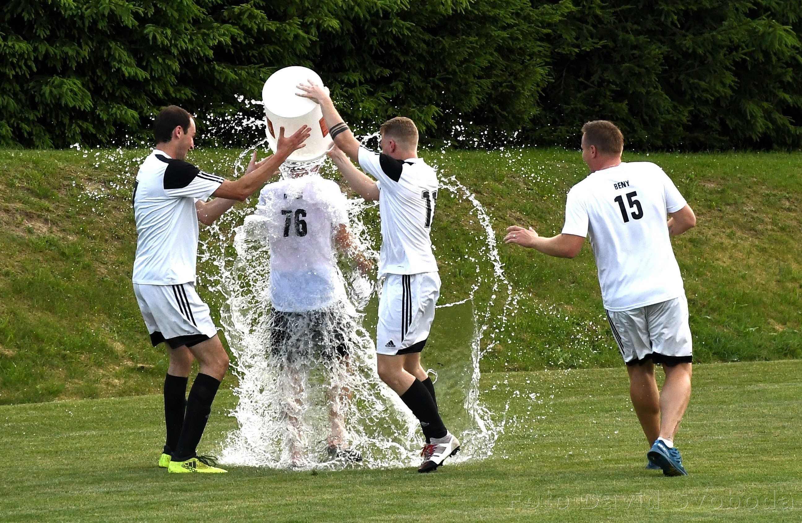Krásný den oslavy titulu a "búr" pro Tatran